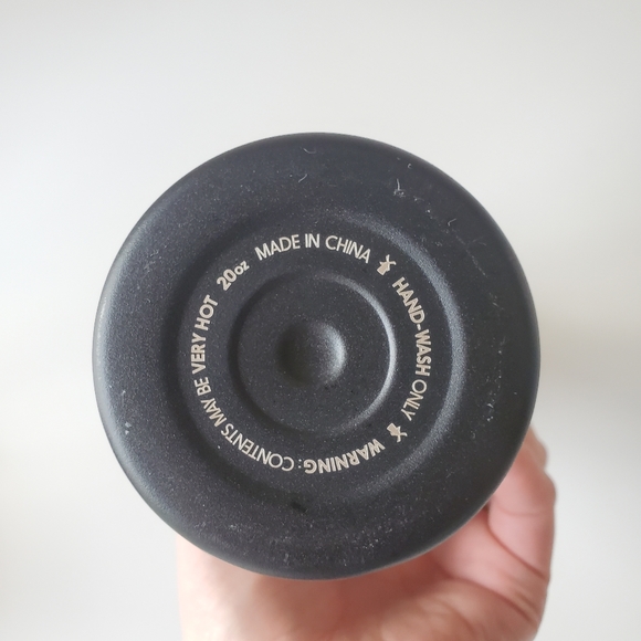 Dutch Bros. hydro 20oz - Picture 4 of 4